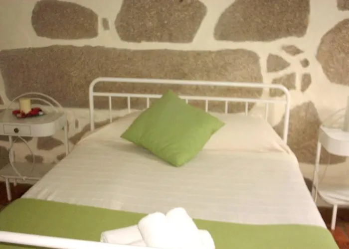 Charming House In Santa Eulalia, Perfect For 18 Guests Hébergement de vacances Santa Eulalia (Guarda)